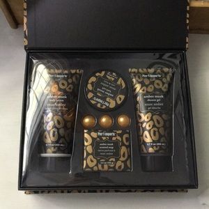 PIER ONE IMPORTS AMBER MUSK GIFT SET